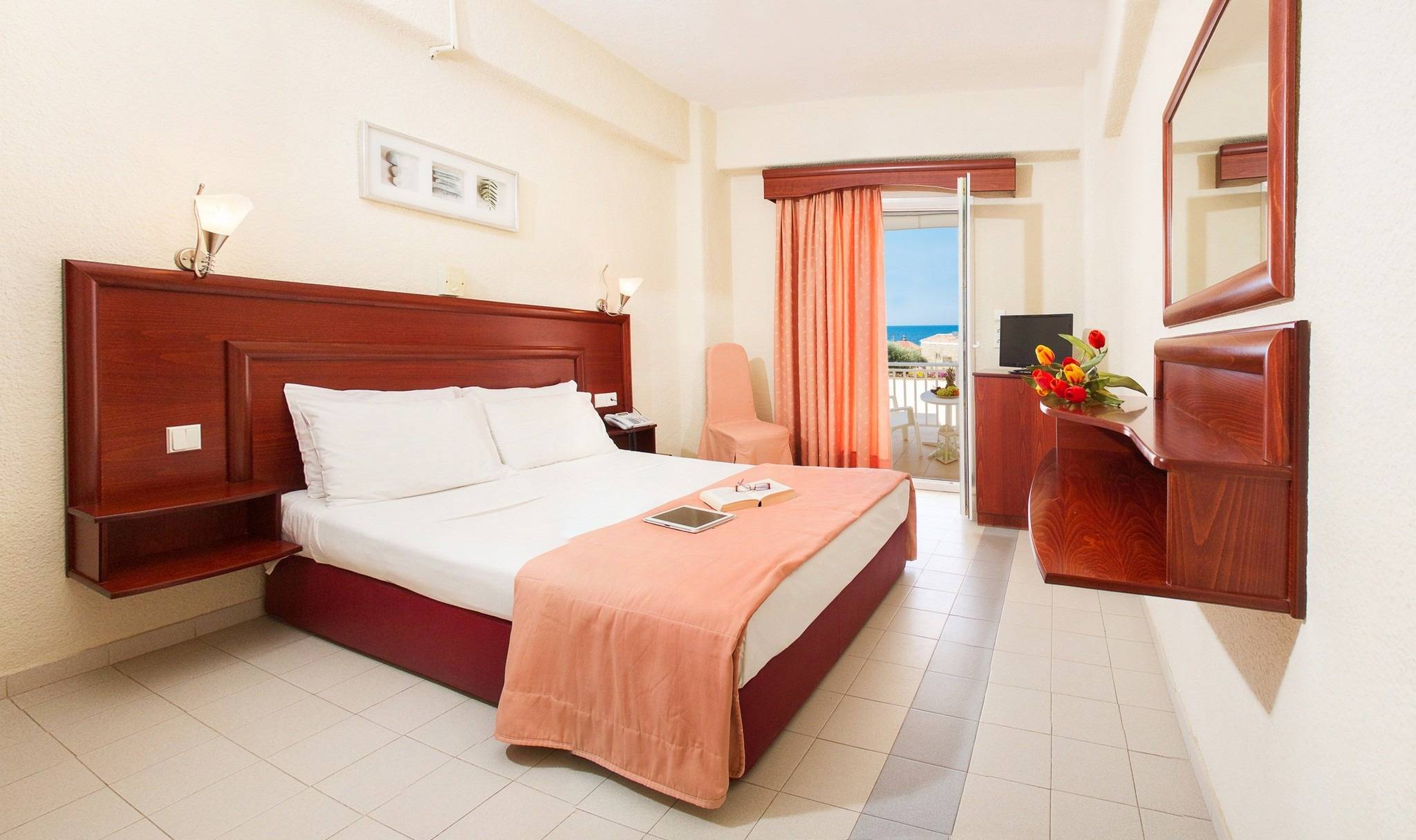 Loutra Beach Hotel 2
