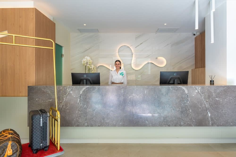 Ammon Zeus Luxury Beach Hotel 2