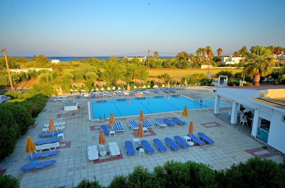 Nikos 2 Studios & Apartments 1