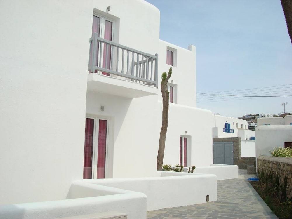 Elena Studios & Suites 1