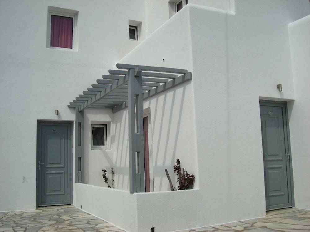 Elena Studios & Suites 2