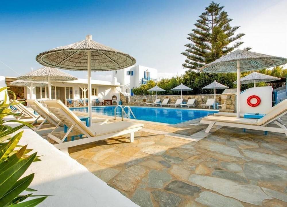 Anemos Hotel & Apartments 1