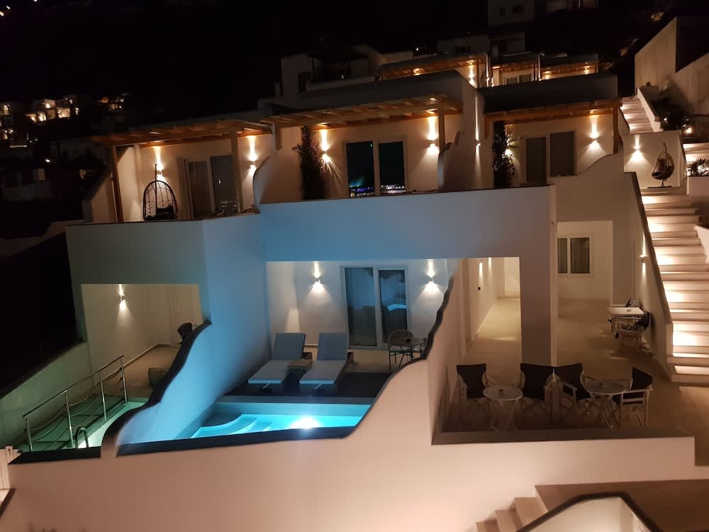 Avra Luxury Suites Mykonos 1
