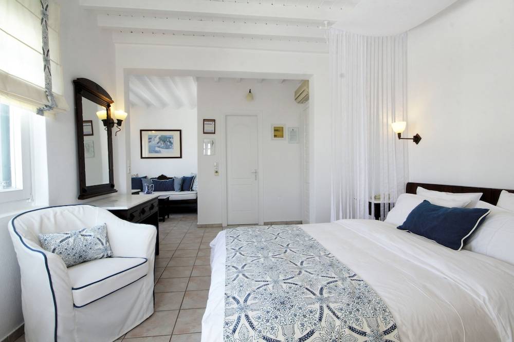 Pelican Bay Hotel 2