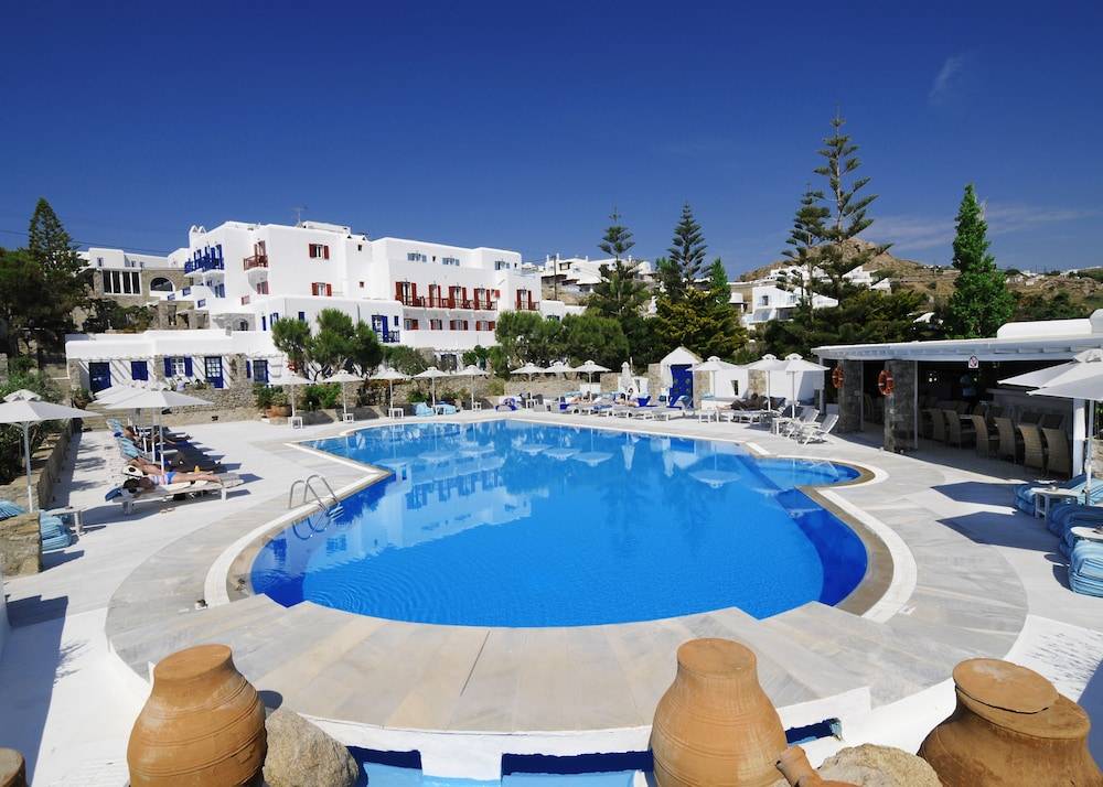 Kamari Hotel 1
