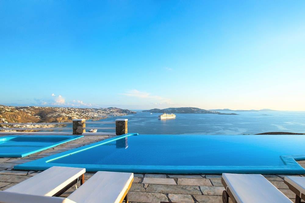 Aeri Villas & Apartments 1