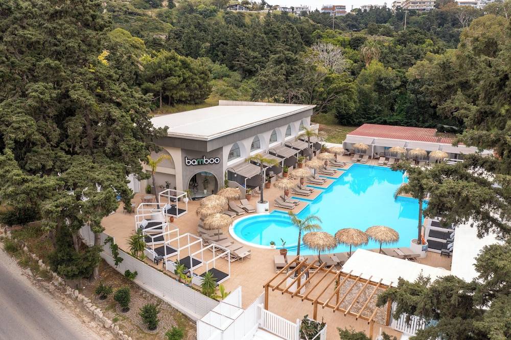 Bamboo Suites Hotel - Adults Only 1