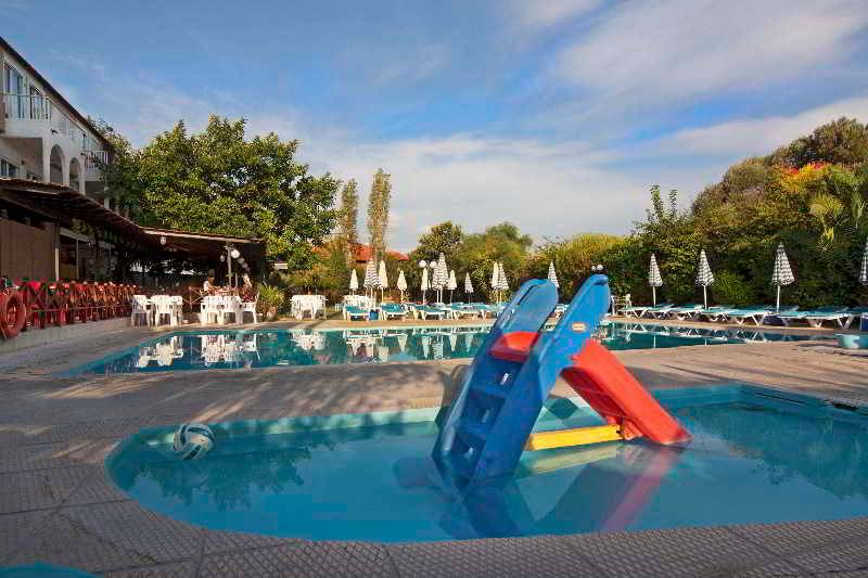 Kassandra Family Aparthotel and SPA 2