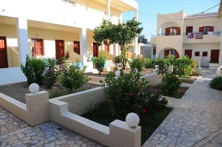 Chrysanthi Studios & Apartments 2