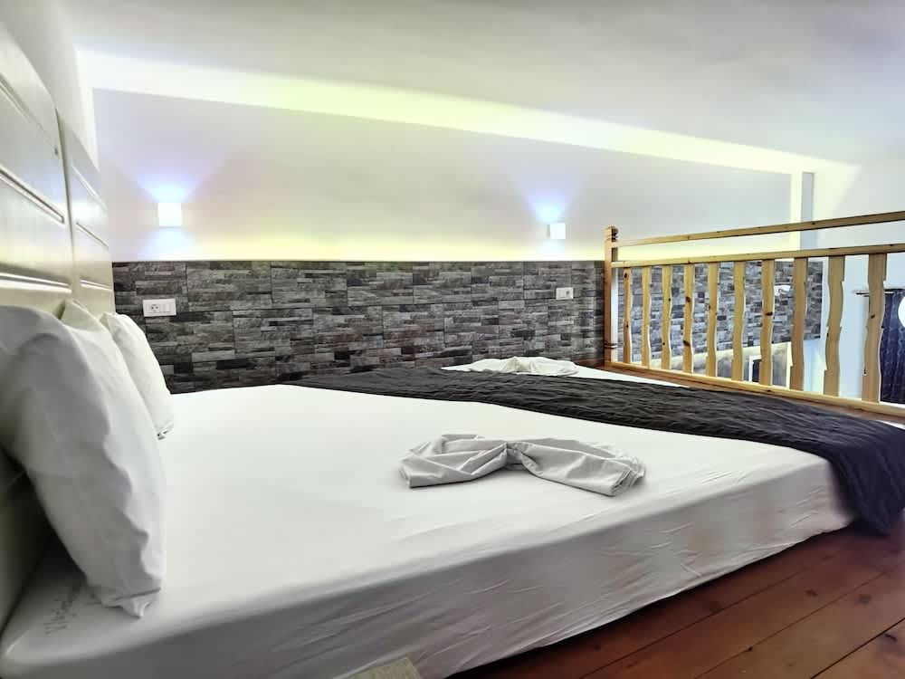 Vlycha Beach Apartments 2