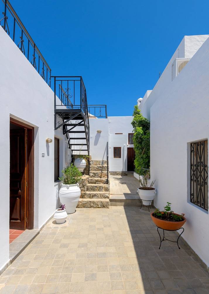 Maris Lindos Suites & Apartments 2