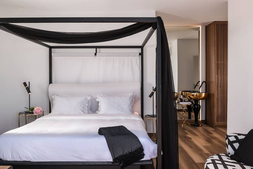 Nefeles Luxury Suites 2