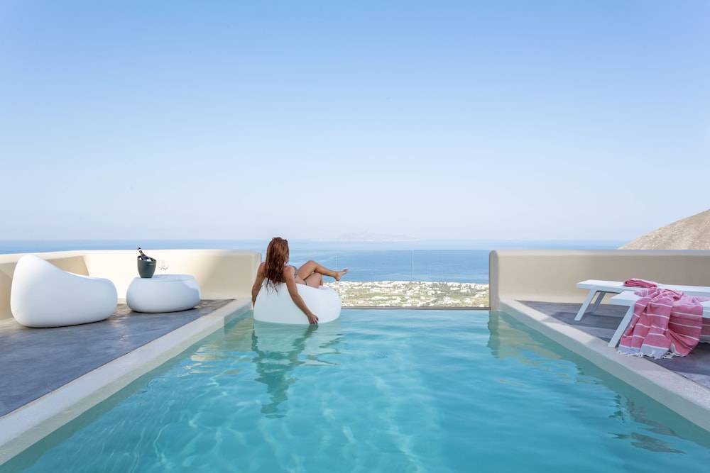Skyfall Suites - Adults Only 1
