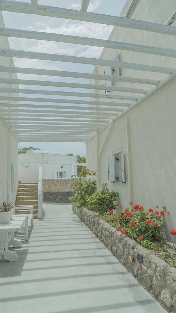 Loukas & Emma Eco Houses 2