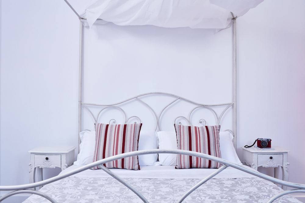 Orabel Suites Santorini (Adults Only) 2