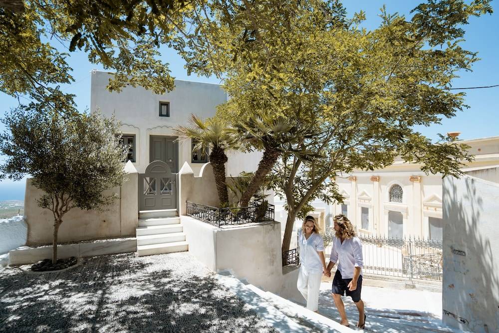 Kastro Mansion 1