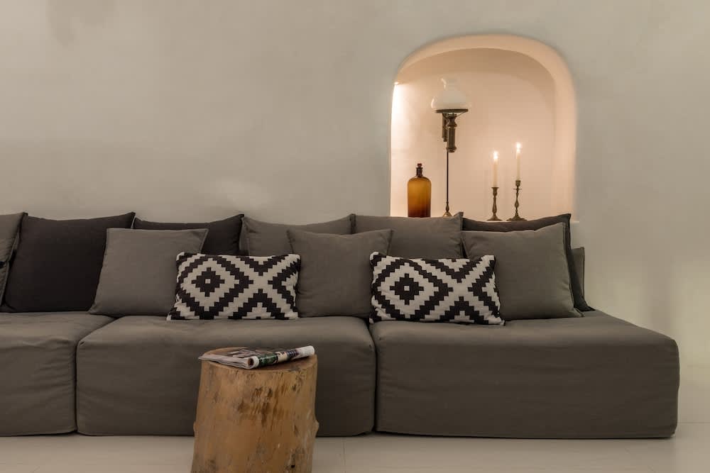 Porto Fira Suites 1