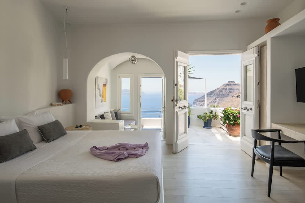 Porto Fira Suites 2