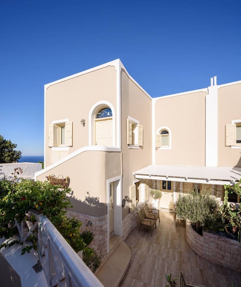 Suite Home Santorini 1