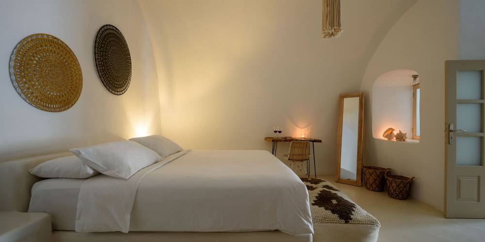 Suite Home Santorini 2