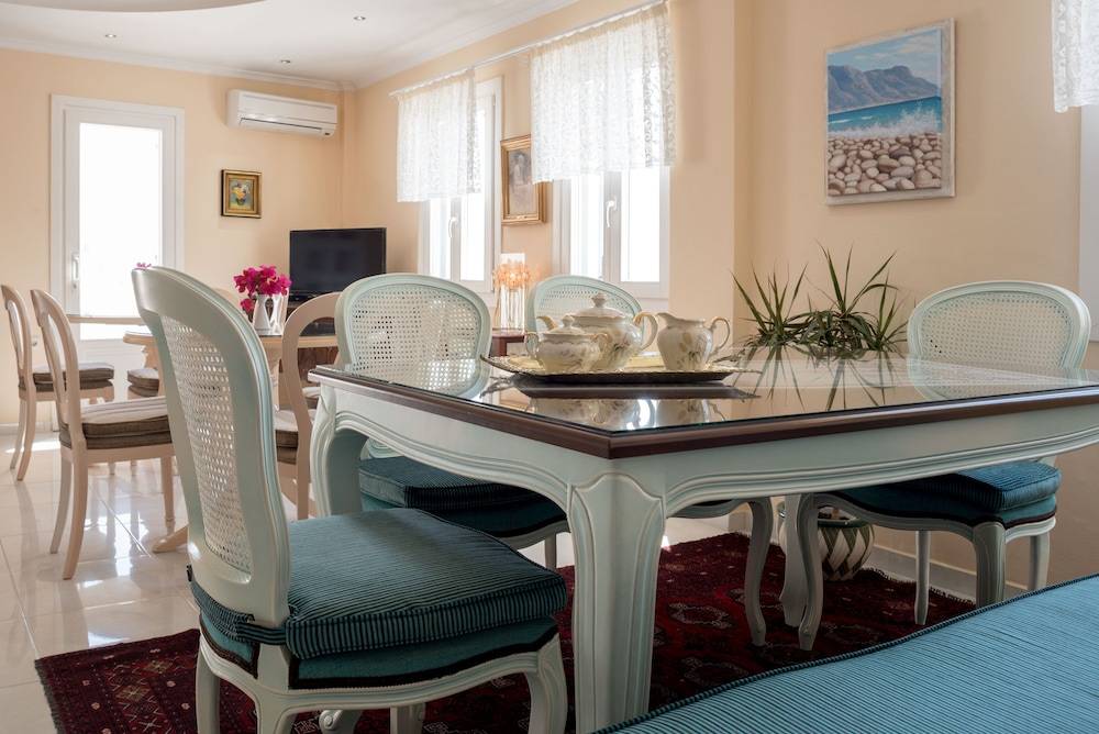 Villa Renos Hotel 2