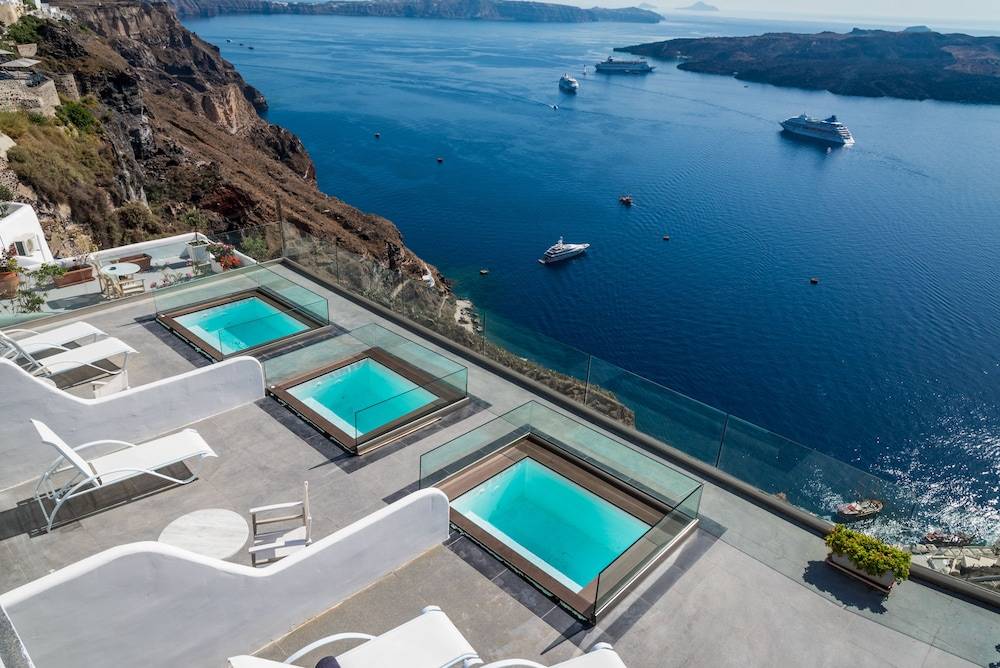Kratiras View Luxury Suites 1