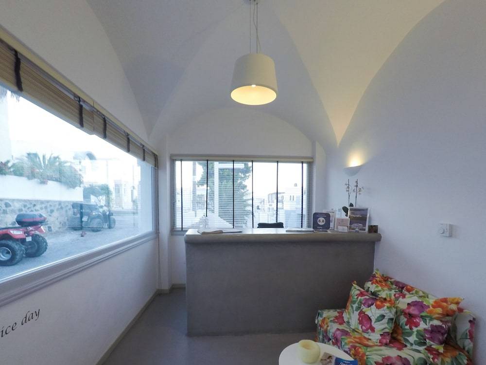 Central Fira Suites 2