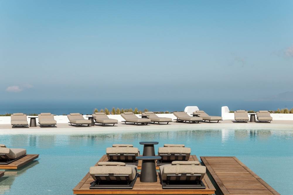 NĒRO Boutique Hotel 1