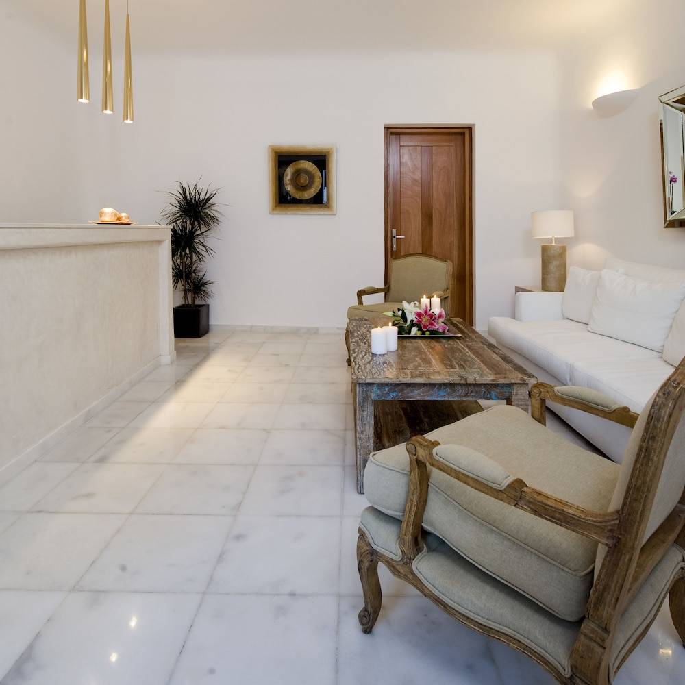 Gold Suites 2