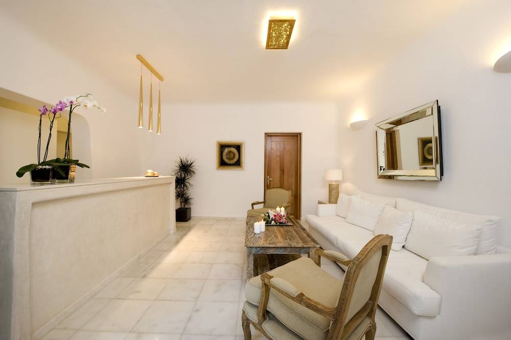 Gold Suites 1