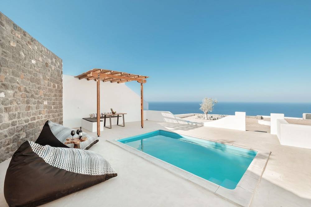 Oyster Luxury Suites 2