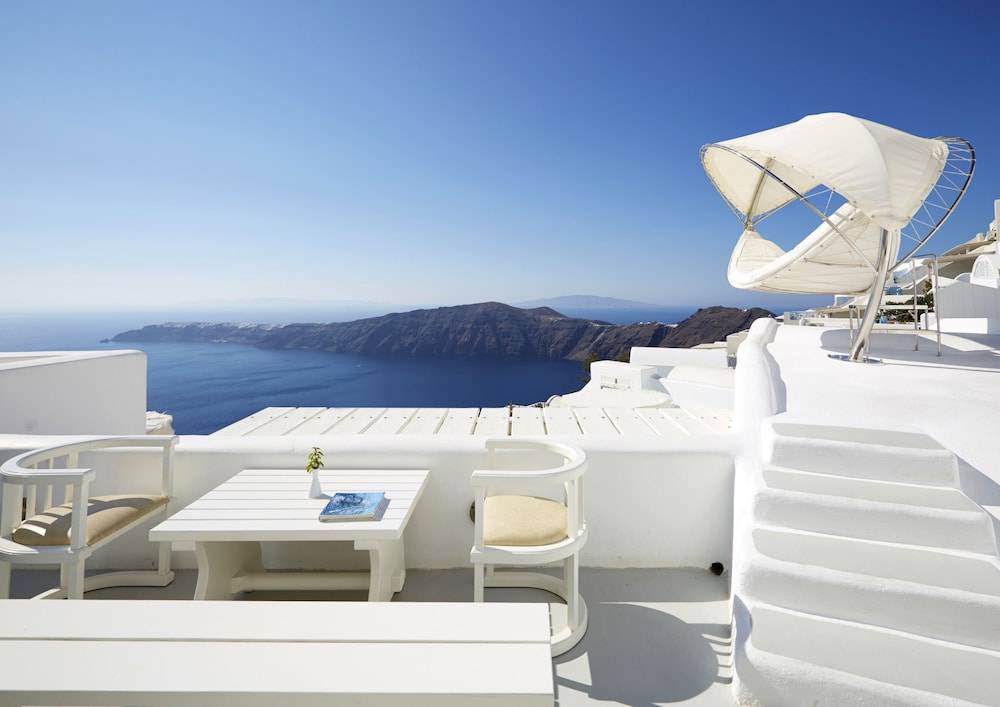White Santorini 2