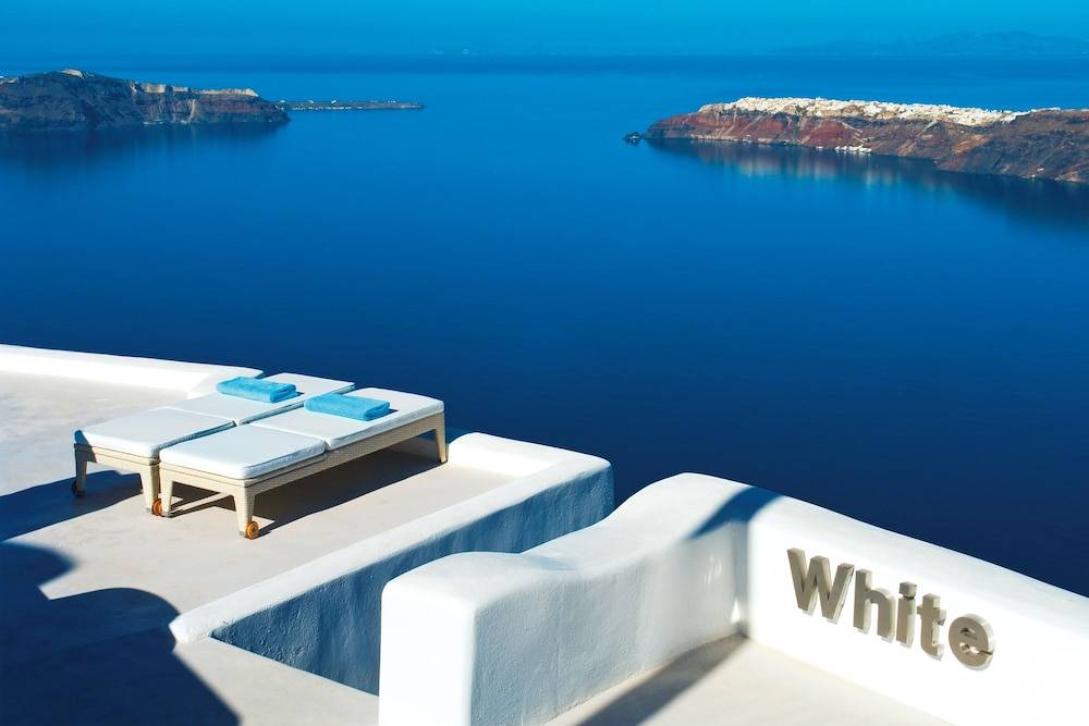 White Santorini 1