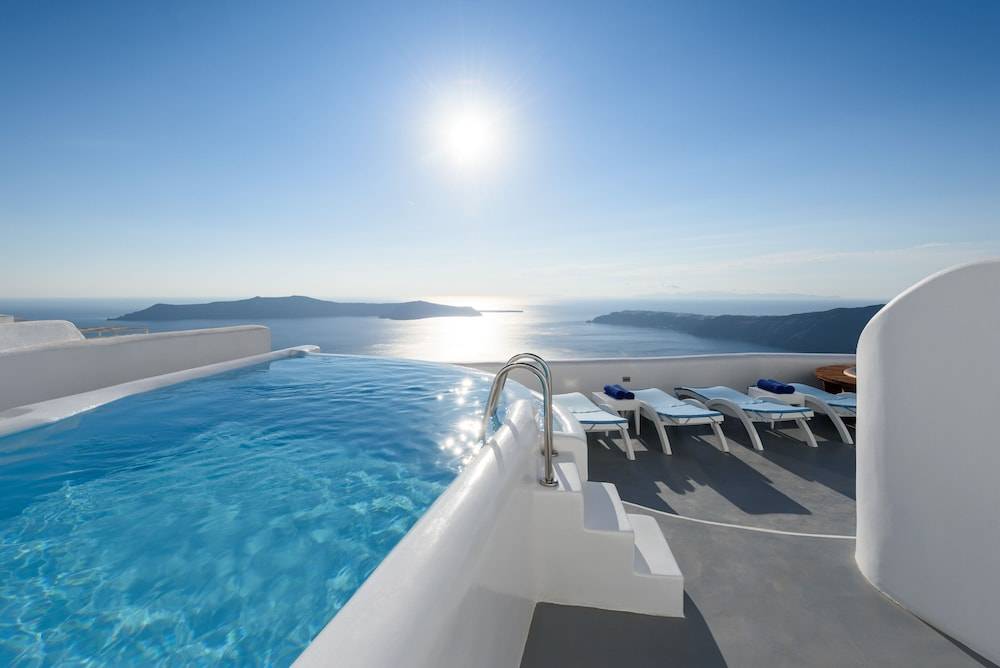Abyssanto Suites and Spa 1