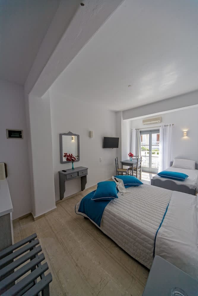 Blue Waves Suites & Apartments 2