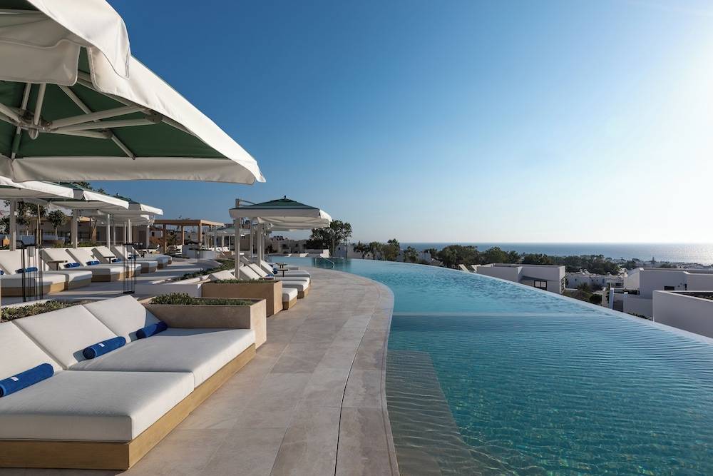 Sandblu Santorini, LXR Hotels & Resorts 1