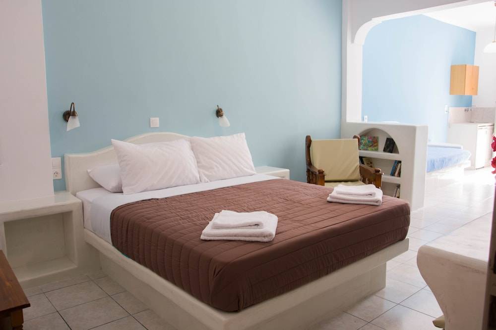 Sail Inn Studios & Apartments 1