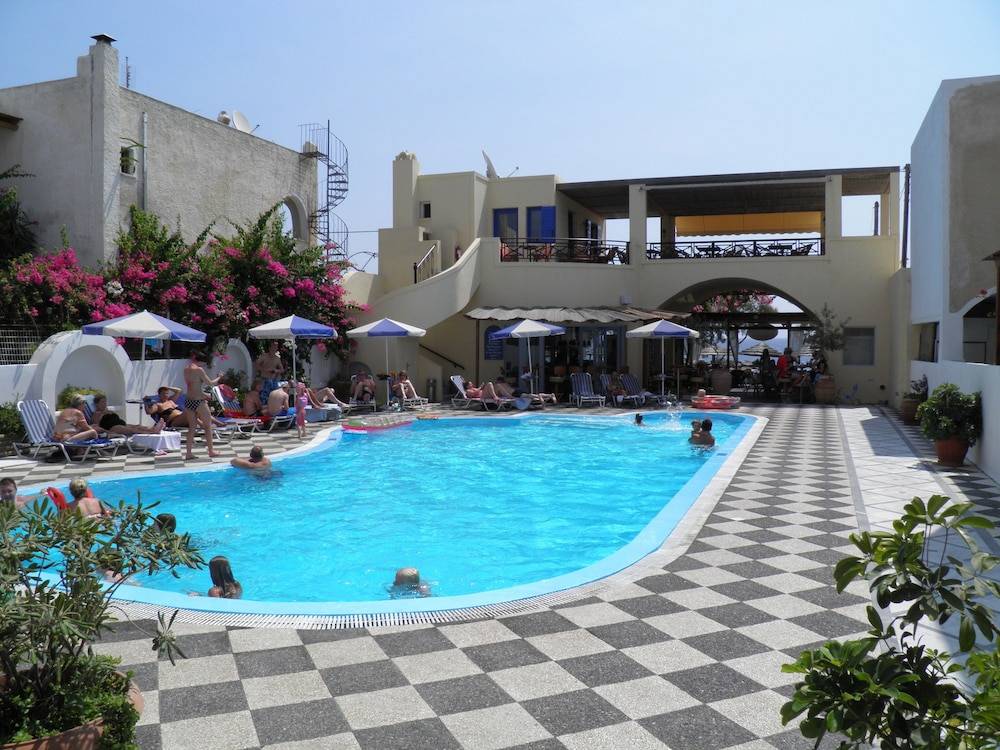 Levante Beach Hotel 1