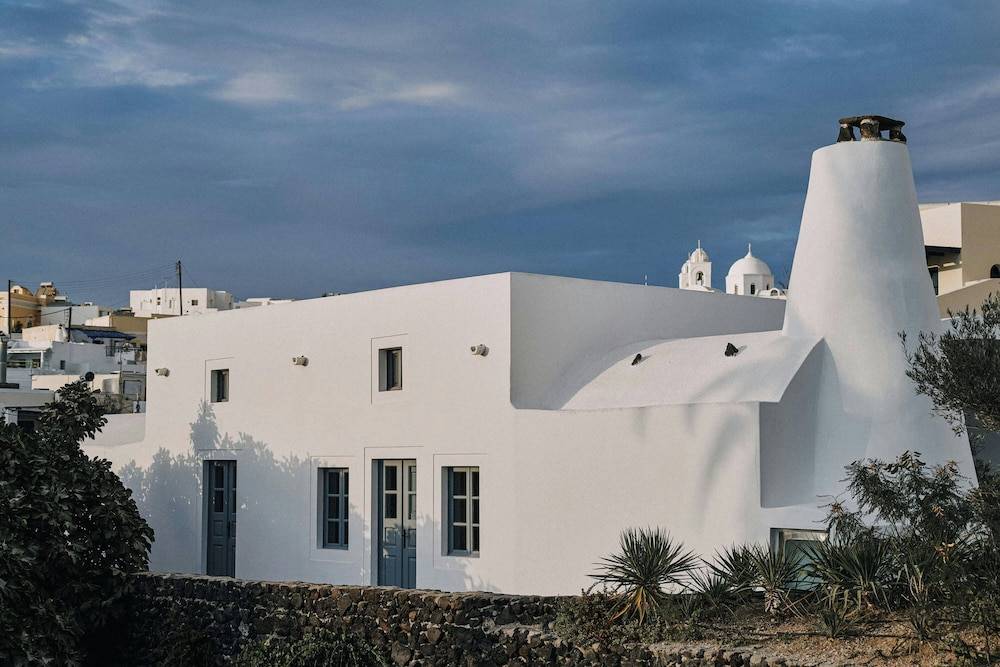 Vedema, a Luxury Collection Resort, Santorini 2