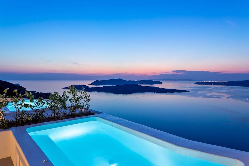 Alti Santorini Luxury Suites 1