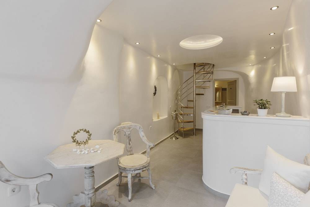 Oia Mare Villas 2