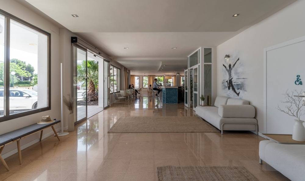 Bay Hotel 2