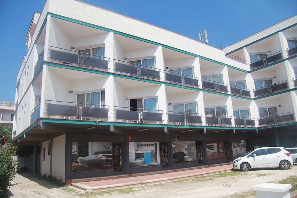 Aparthotel Els Molins 1