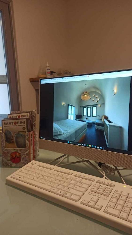 Elements Cozy Suites Pyrgos 2