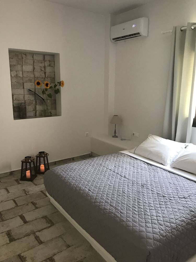 Elia Residences Santorini 2