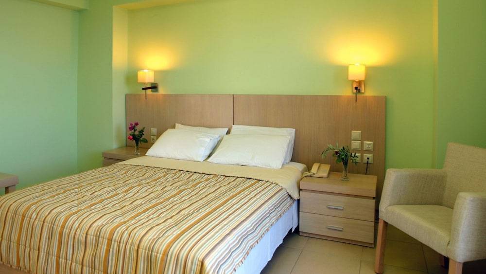 Skiathos Club Hotel Suites 2
