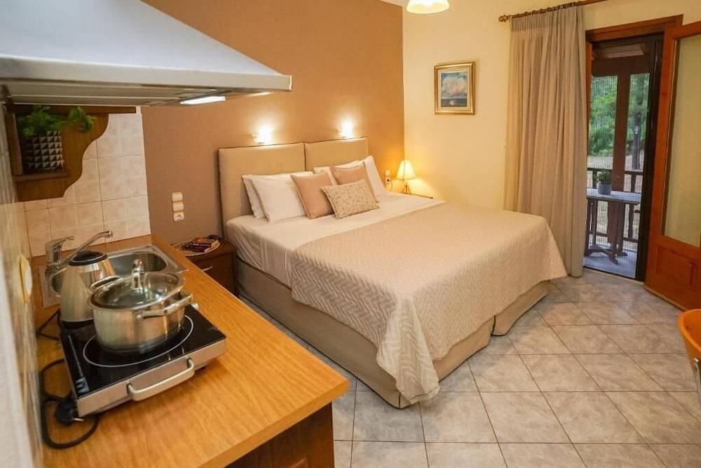 Forest Resort Suites Skiathos 1