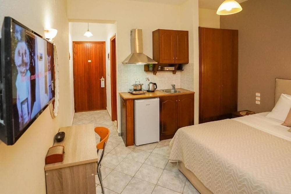 Forest Resort Suites Skiathos 2