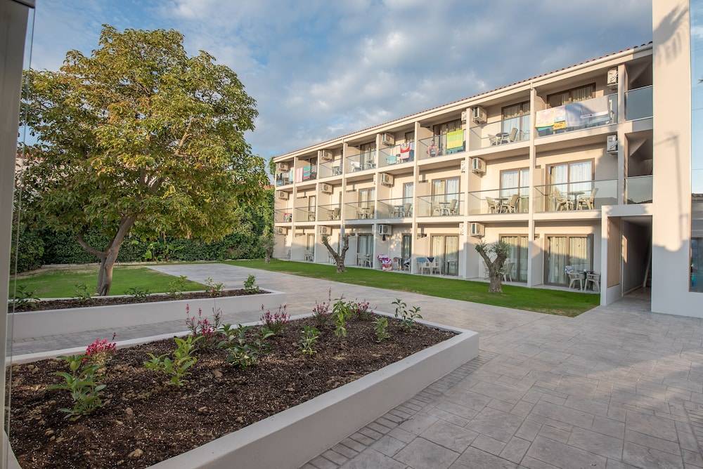 Hotel Papillon 1