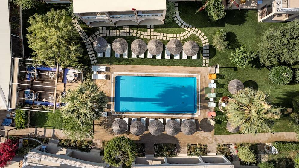 Aeolos Boutique Hotel & Suites 1